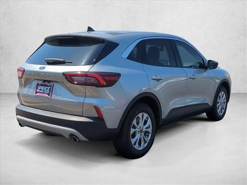 Used 2024 Ford Escape Active w/ Cold Weather Package FWD image 8