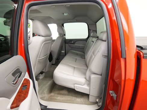 Used 2011 Chevrolet Silverado 1500 LTZ w/ Suspension Package, Off-Road AWD/4WD image 19