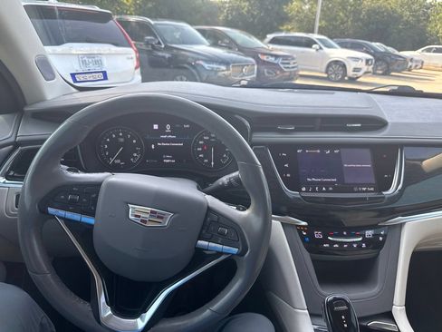 Used 2020 Cadillac XT6 Premium Luxury FWD image 21