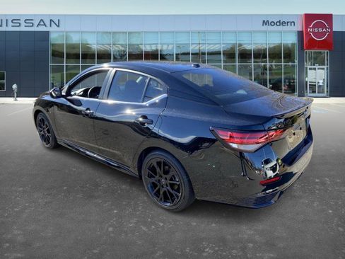 Certified 2025 Nissan Sentra SR w/ Midnight Edition image 6