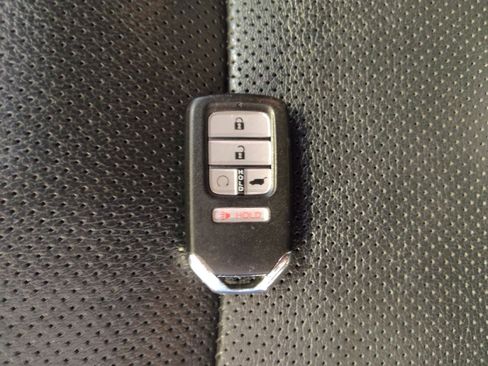 Used 2019 Honda Pilot Elite image 32