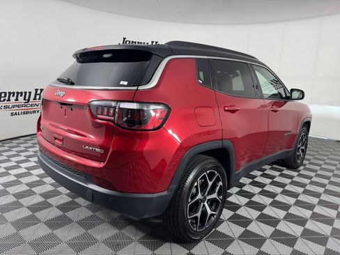 Used 2025 Jeep Compass Limited AWD/4WD image 7