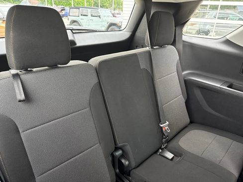 Used 2021 Chevrolet Traverse LT FWD image 39