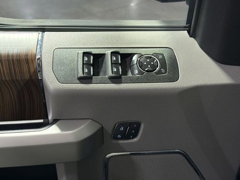 Used 2015 Ford F150 Lariat w/ Equipment Group 502A Luxury AWD/4WD image 37