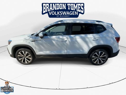 Used 2024 Volkswagen Taos SE FWD image 7