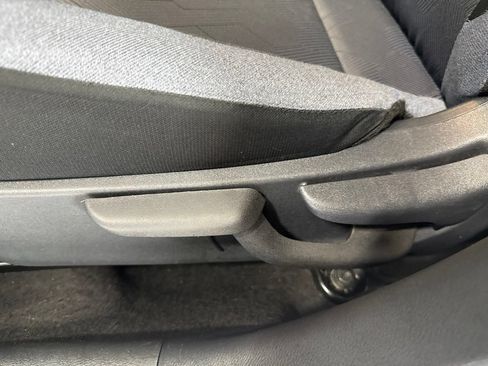 Used 2025 Nissan Versa SV FWD image 22
