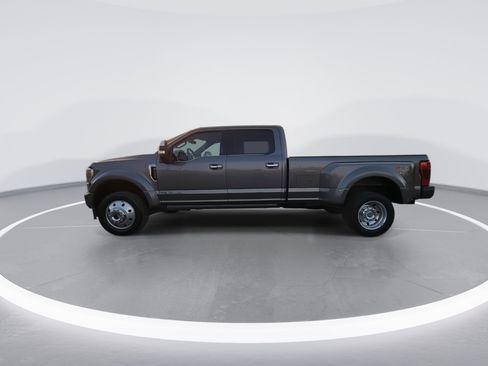 Used 2022 Ford F450 Platinum w/ FX4 Off-Road Package image 2