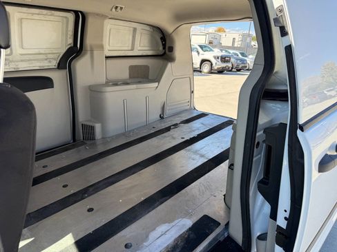 Used 2014 RAM C/V Tradesman image 23