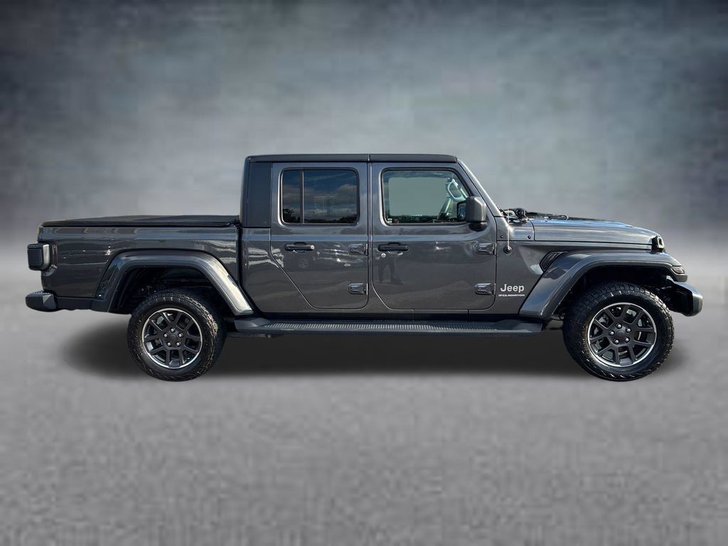 Used 2023 Jeep Gladiator Overland w/ Cold Weather Group AWD/4WD image 7