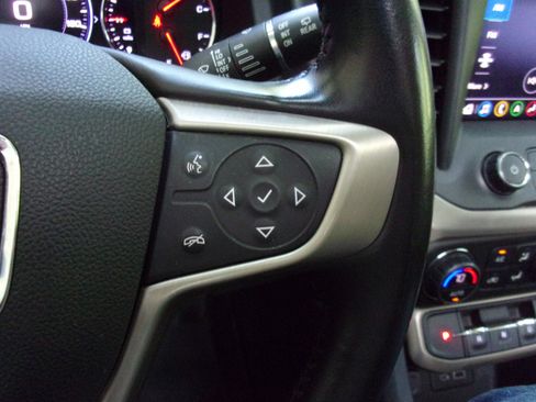 Used 2021 GMC Acadia Denali w/ Denali Ultimate Package image 21