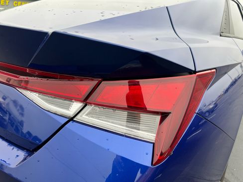 Used 2023 Hyundai Elantra SEL image 21