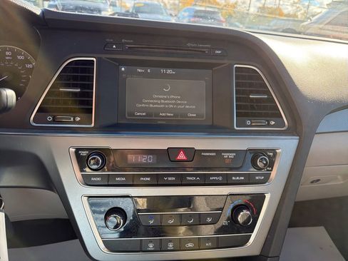 Used 2017 Hyundai Sonata SE image 21