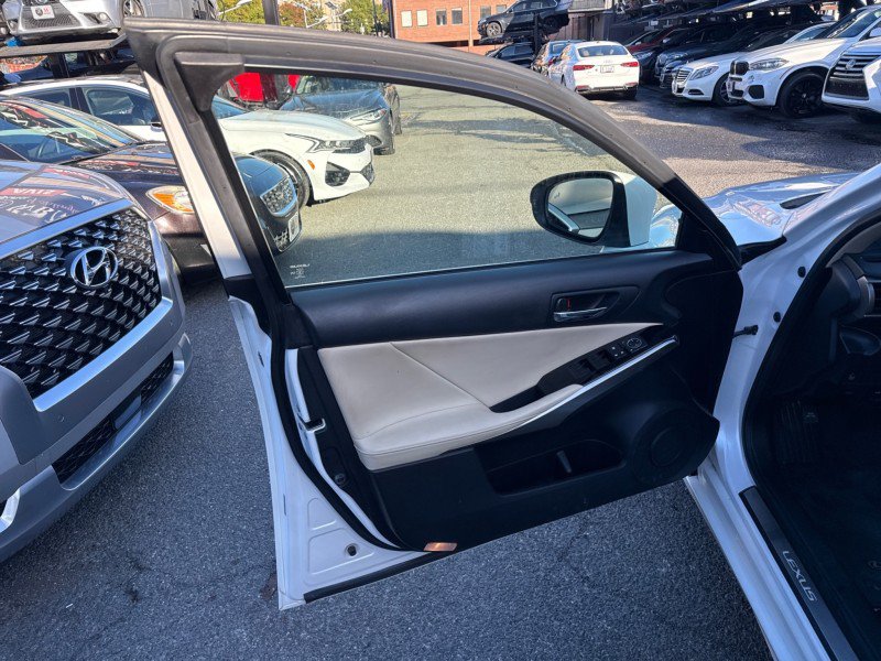 Used 2016 Lexus IS 300 AWD w/ Navigation System Package image 10