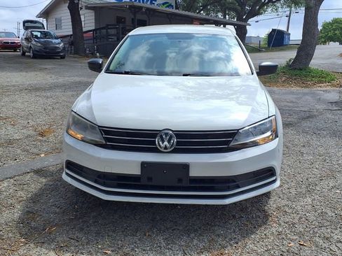 Used 2015 Volkswagen Jetta S FWD image 2