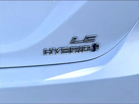 Used 2022 Toyota Camry LE image 29