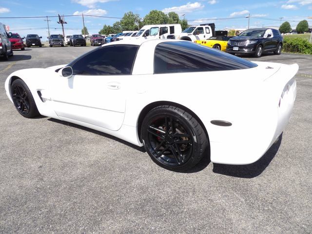 Used 2004 Chevrolet Corvette Coupe w/ Roof Package RWD image 3
