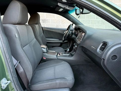 Used 2019 Dodge Charger SXT w/ Cold Weather Package image 17