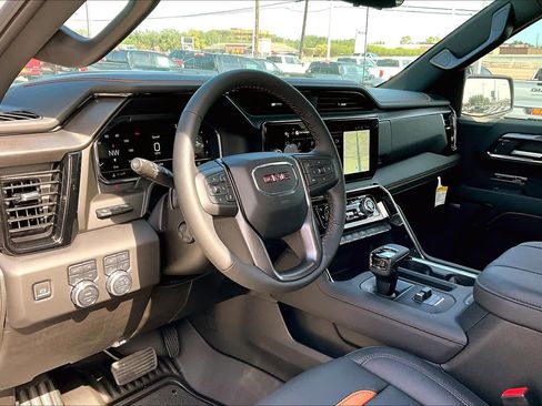 Certified 2025 GMC Sierra 1500 AT4 w/ AT4 Premium Package image 10