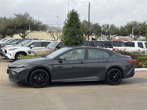 Certified 2025 Toyota Camry SE image 4