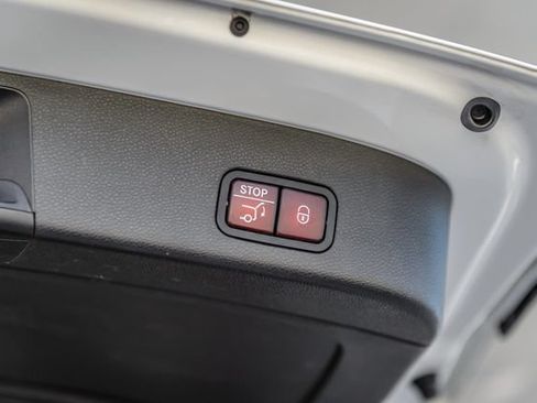 Used 2018 Mercedes-Benz GLS 550 4MATIC image 12