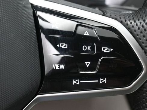 Used 2023 Volkswagen Tiguan SE R-Line AWD/4WD image 18