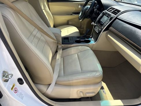 Used 2015 Toyota Camry XLE FWD image 13