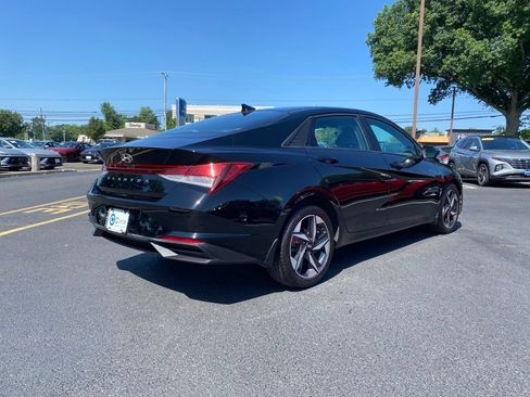 Certified 2023 Hyundai Elantra SEL w/ Convenience Package FWD image 4