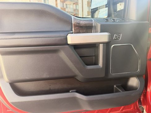 Used 2022 Ford F250 Lariat w/ Black Appearance Package AWD/4WD image 12