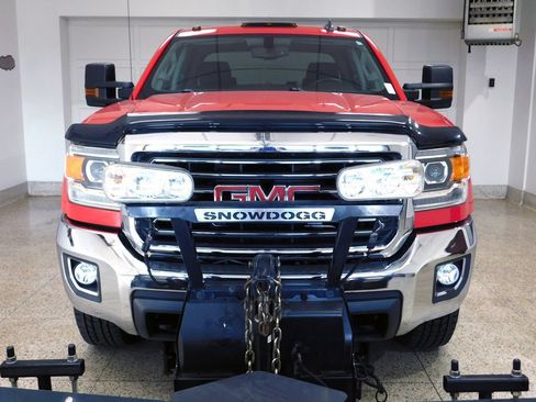 Used 2018 GMC Sierra 2500 SLE w/ HD SLE Preferred Plus Package AWD/4WD image 3