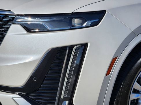 Certified 2023 Cadillac XT6 Luxury FWD image 8