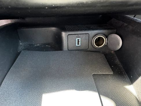Used 2020 Ford Escape SE FWD image 19