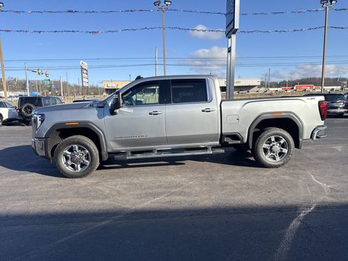 Used 2025 GMC Sierra 2500 SLE w/ SLE Value Package; image 7