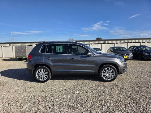 Used 2014 Volkswagen Tiguan SE image 4