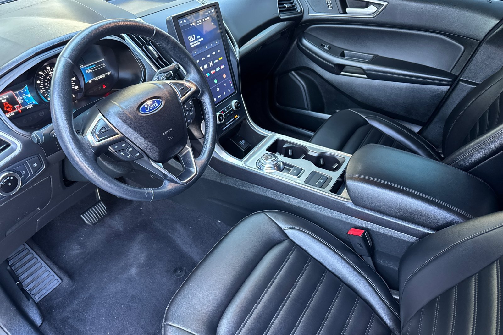 Used 2023 Ford Edge SEL AWD/4WD image 10
