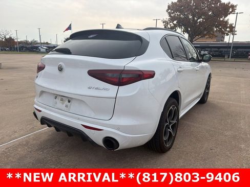 Used 2022 Alfa Romeo Stelvio Veloce image 6