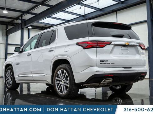 Used 2023 Chevrolet Traverse High Country image 32