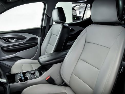 Used 2022 GMC Terrain SLT image 12