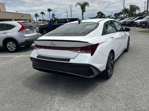 Certified 2025 Hyundai Elantra Sport image 6