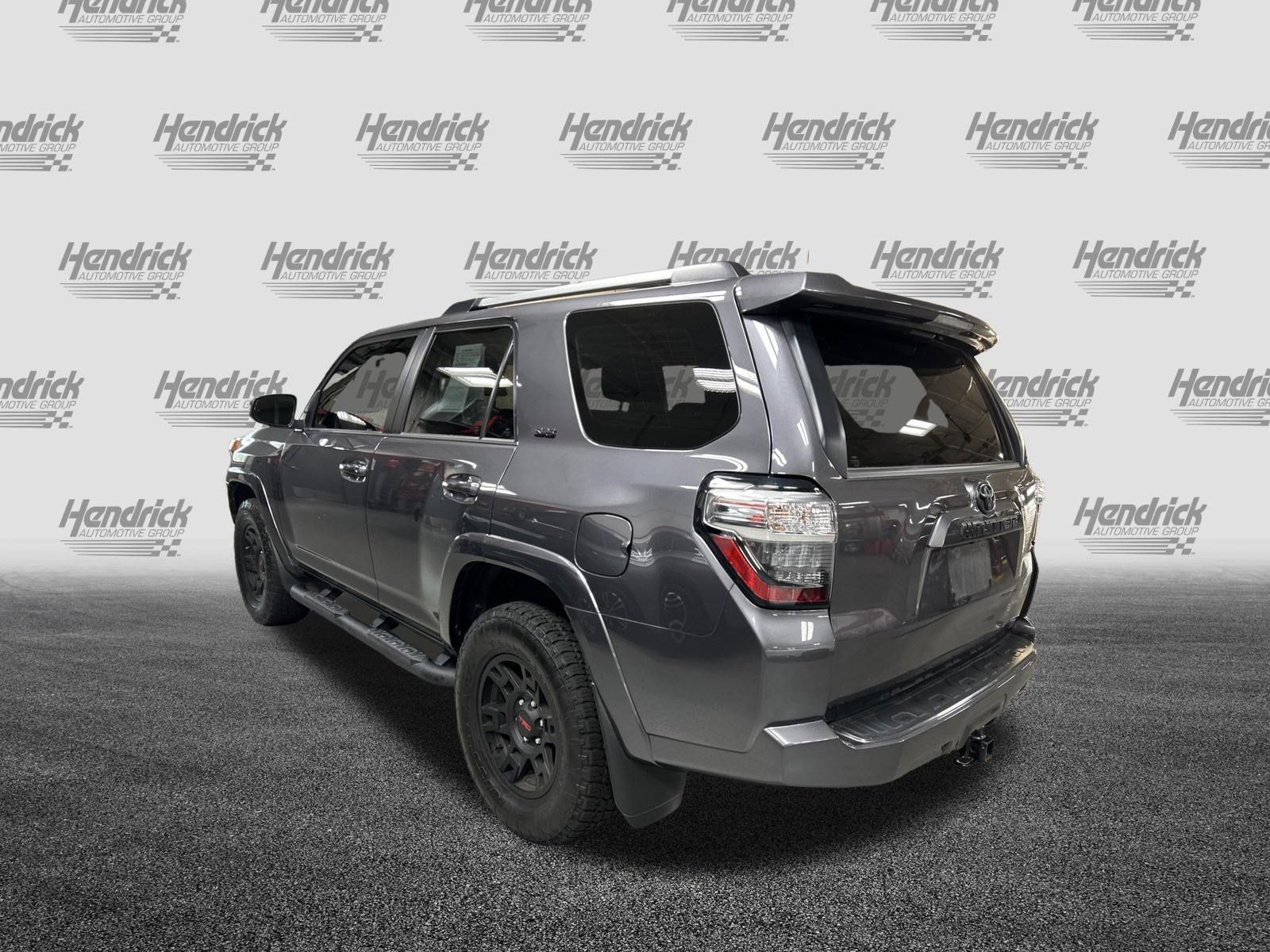 Used 2022 Toyota 4Runner SR5 Premium w/ Moonroof Package AWD/4WD image 6