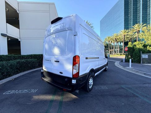 Used 2024 Ford Transit 250 148 High Roof AWD image 5