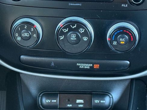 Used 2019 Kia Soul image 25