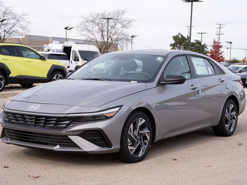 New 2025 Hyundai Elantra Sport image 3