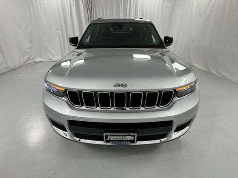 Used 2021 Jeep Grand Cherokee L Limited AWD/4WD image 8