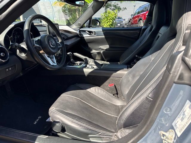 Used 2020 MAZDA MX-5 Miata RF Grand Touring RWD image 15