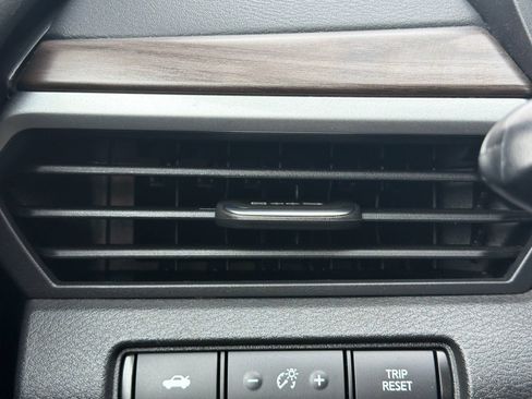 Used 2024 Nissan Altima 2.5 SV FWD image 32