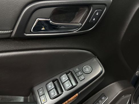 Used 2020 Chevrolet Suburban Premier image 17