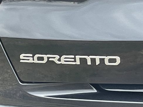 Certified 2023 Kia Sorento EX image 20