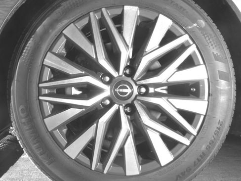 Used 2025 Nissan Altima 2.5 SV FWD image 15