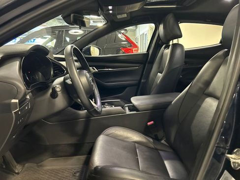 Used 2019 MAZDA MAZDA3 Hatchback w/ Premium Package FWD image 10