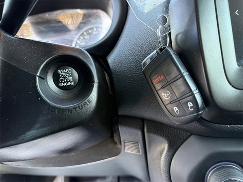 Used 2021 Jeep Renegade Latitude image 29